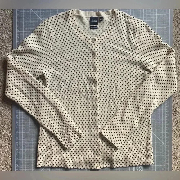 SAKS Fifth Avenue Black Label 100% Cashmere Cardigan Sweater Size Medium - Picture 6 of 7